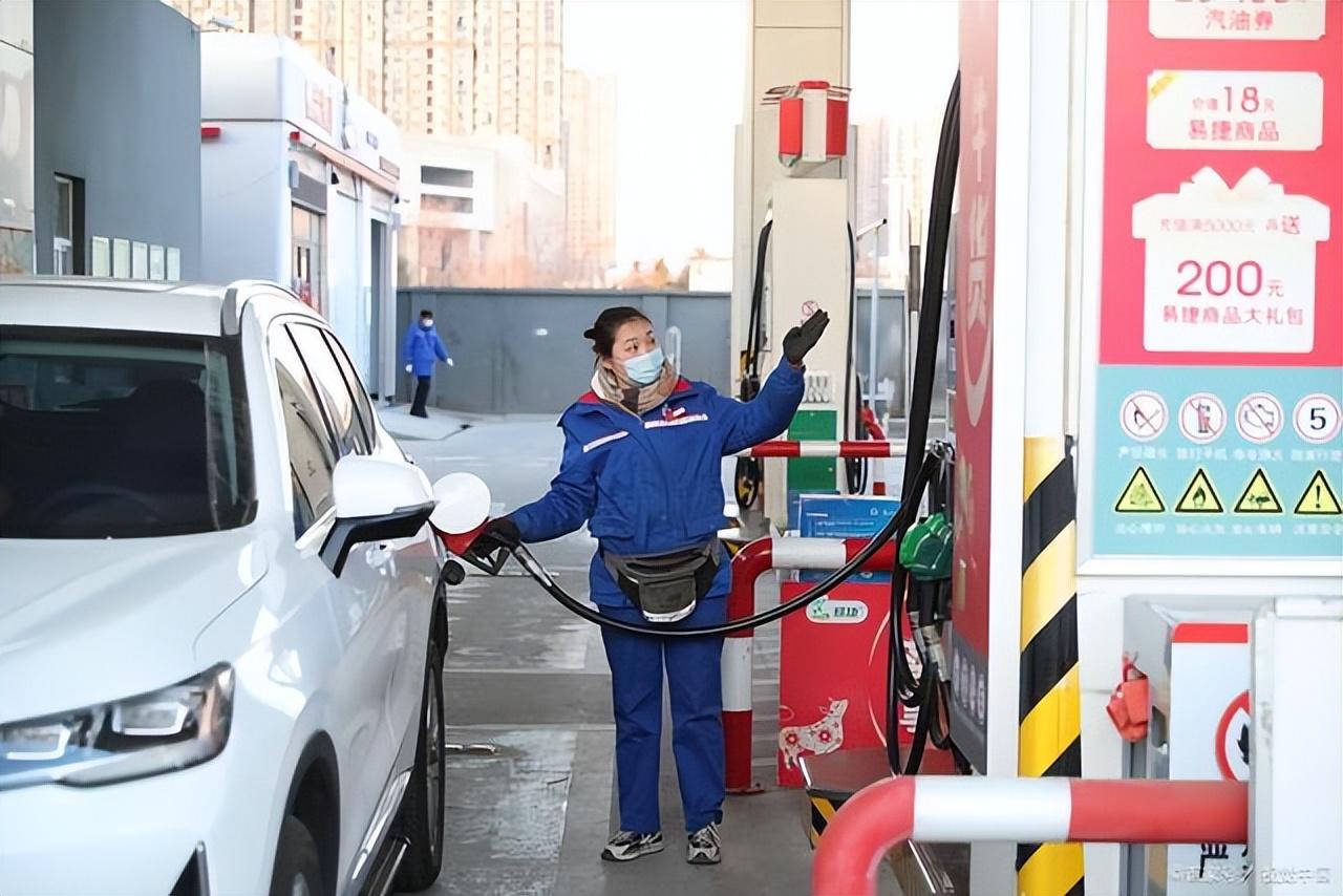 油价最新动态,波动因素揭秘与未来展望