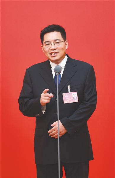 李辉卫的最新动态，变化中的力量铸就自信与成就之路