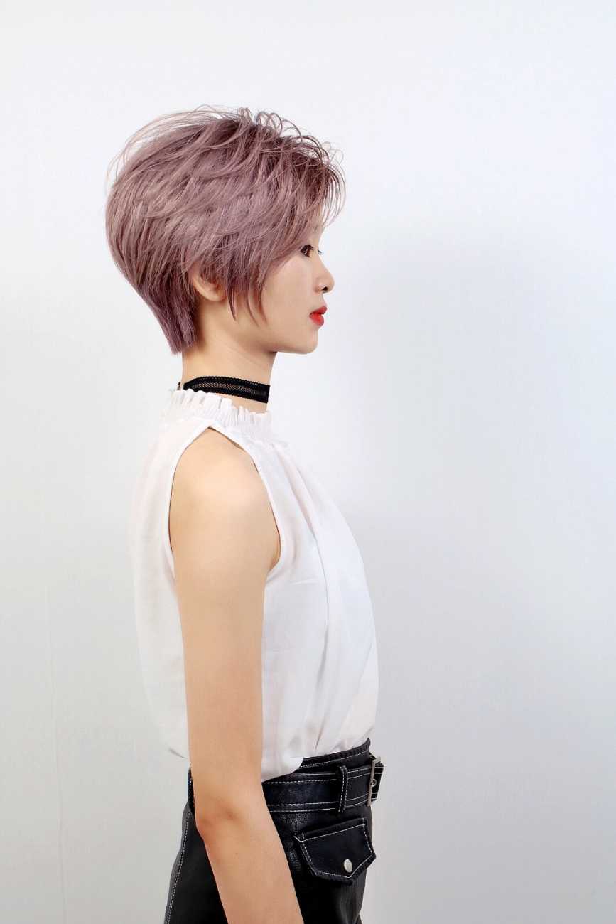 最新短发型图片,探索变化之美,自信与成就感的旅程