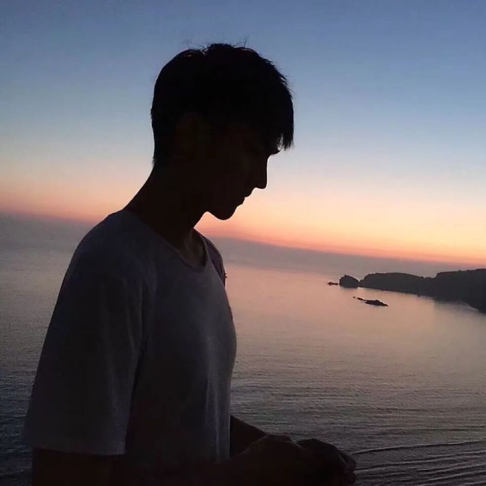 时尚潮流下的个性表达,最新单人情头精选