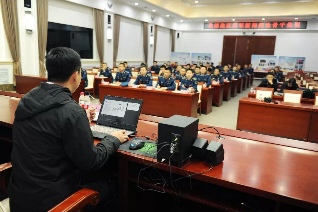 空军最新动态,飞翔的欢乐与友情力量展现天际辉煌