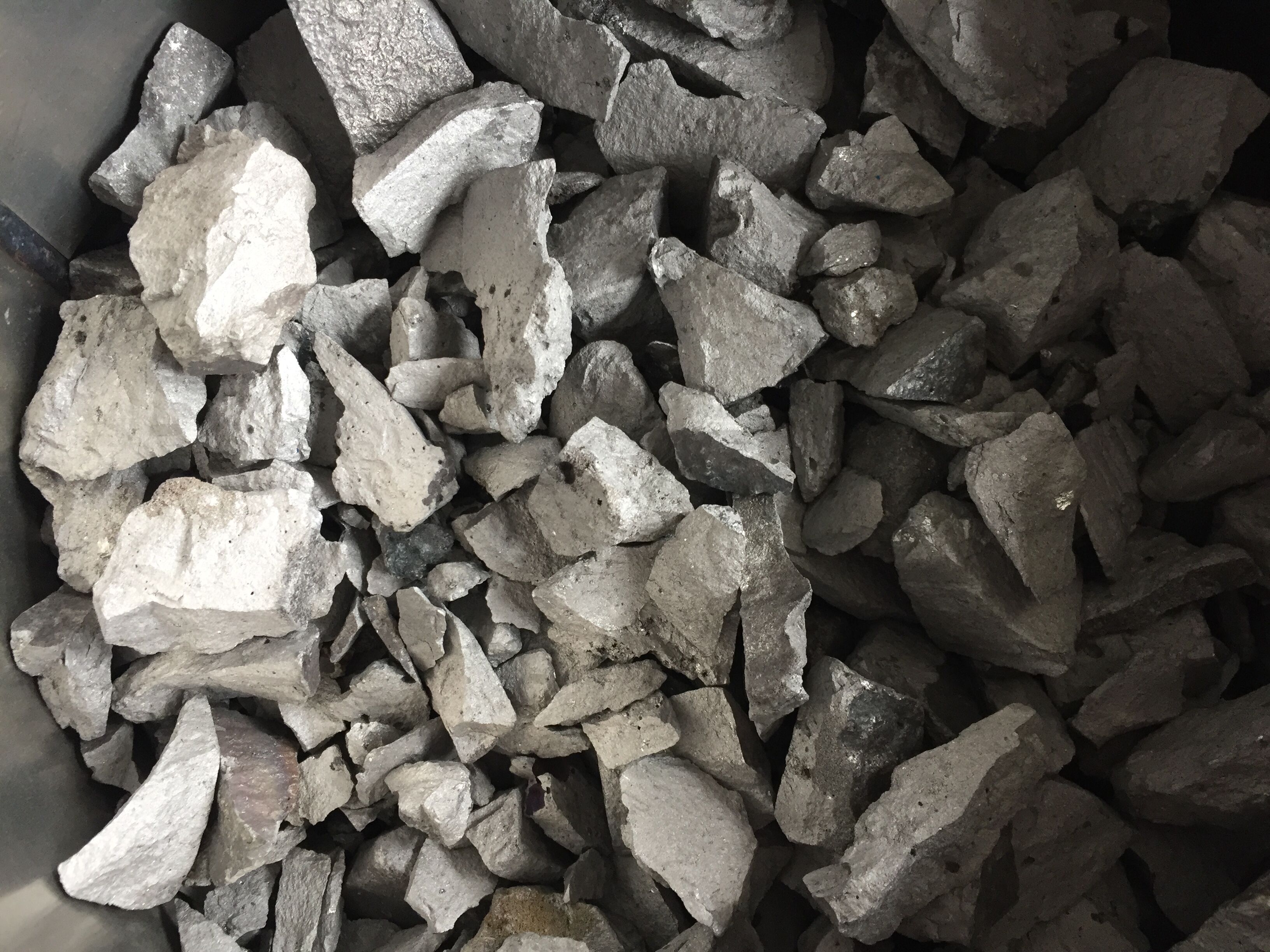 矾铁最新价格及市场走势多元观点分析