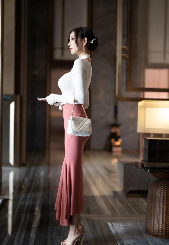 杨晨晨最新科技套装，前沿体验，生活完美融合