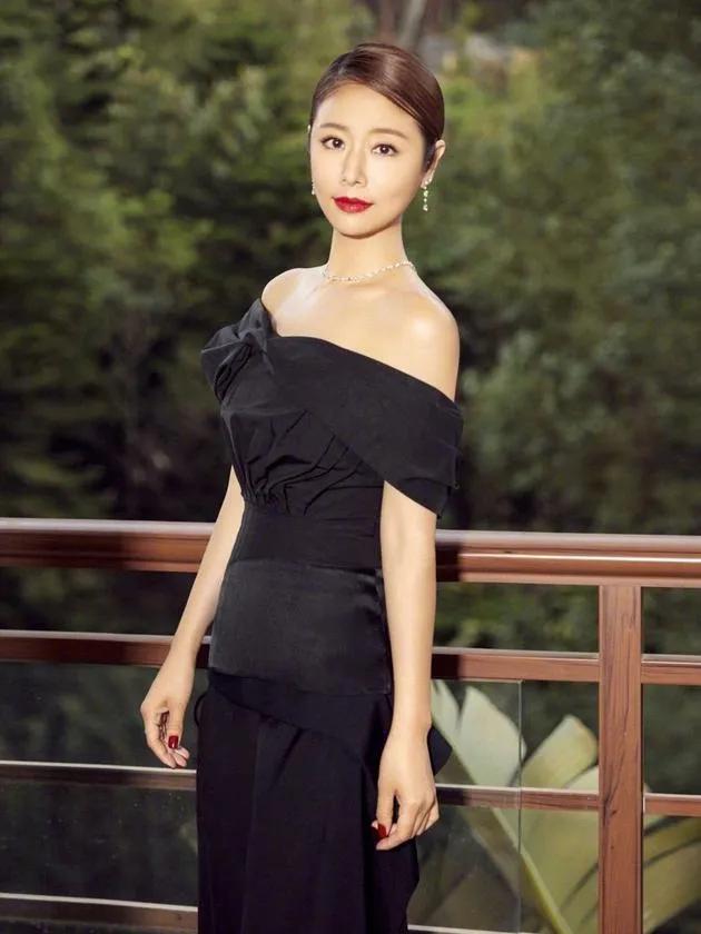 林心如最新照片曝光,日常小确幸与友情的美好瞬间