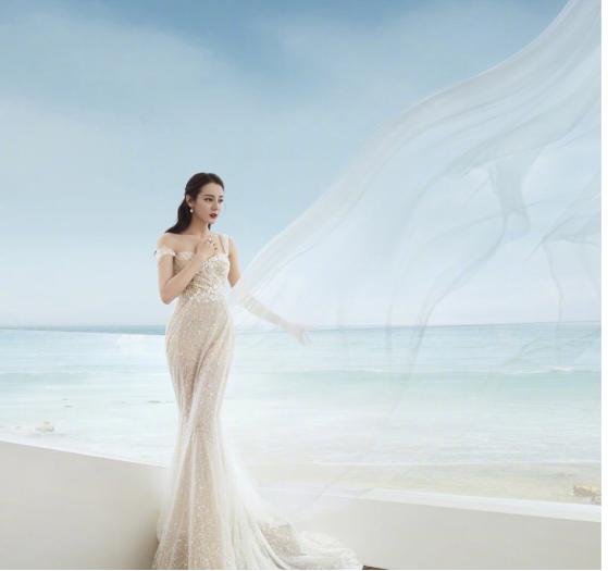 迪丽热巴最新写真图片火热曝光！