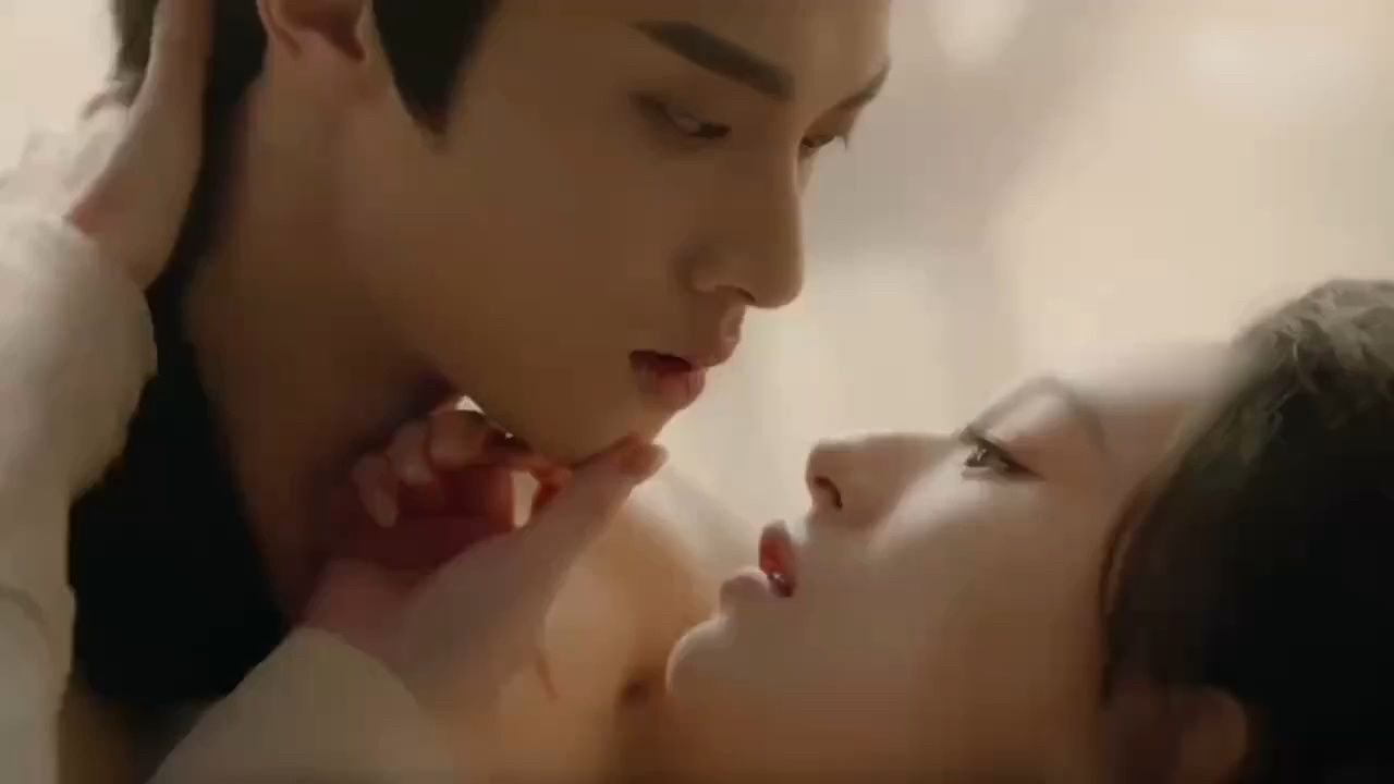 最新电视剧吻戏2024,最新电视剧吻戏2024,情感交融的艺术展现