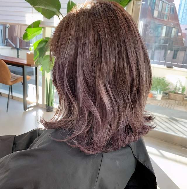 最新挑染头发图片大全,最新挑染头发图片大全——小绿的发色冒险与友情故事