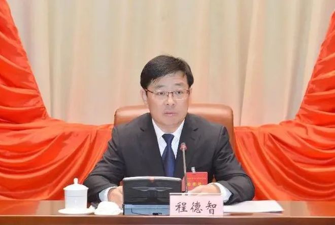 青岛领导调整最新动态,城市在变,领导在引领成长之路