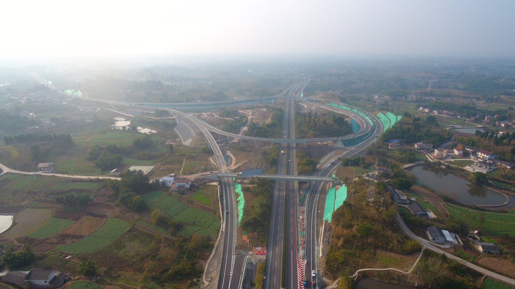 自隆高速连接线最新进展,探秘沿线小巷中的独特风味