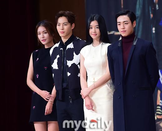 韩剧最新校园,科技风潮席卷校园,前沿高科技产品体验之旅