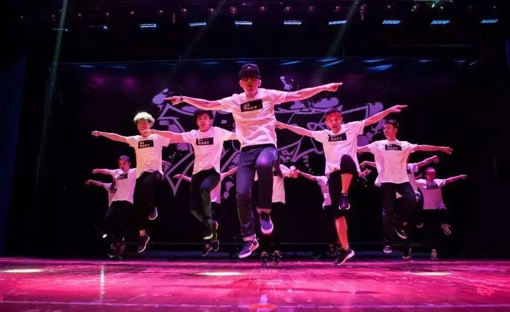 最新火星舞，舞动学习之光，自信与成就感的启航之旅