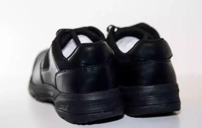 警用最新鞋,英雄脚下的守护力量