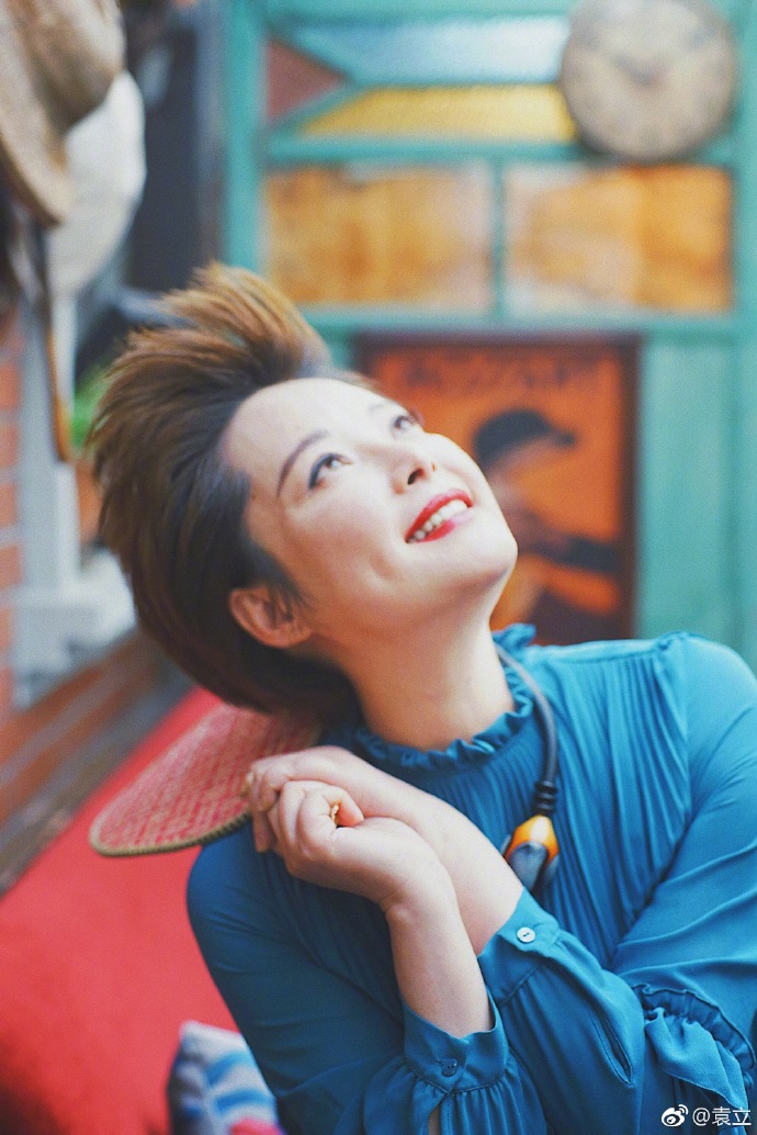 袁立最新演讲，聚焦社会热点，传递正能量之声