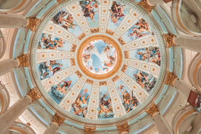 新澳新澳门正版资料,释意性描述解_随身版3.713