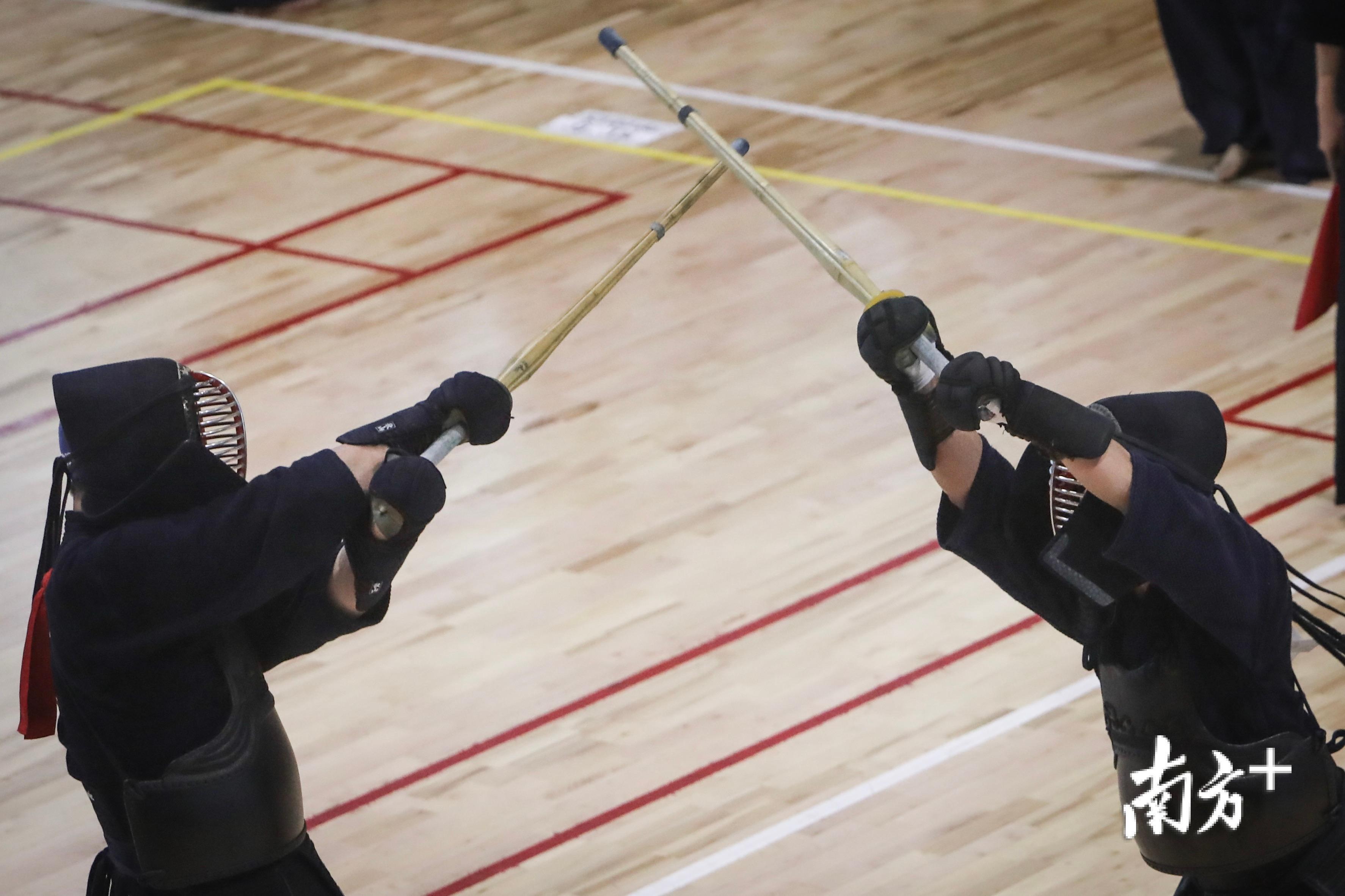 澳门一码一码100准确,专业解读方案实施_安静版70.358