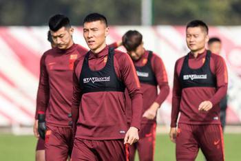 国足最新队长，闪耀未来的希望之星，引领国足新征程！