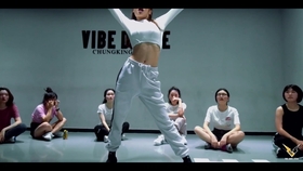 最新街舞女神,舞动自信,展现学习变化的力量