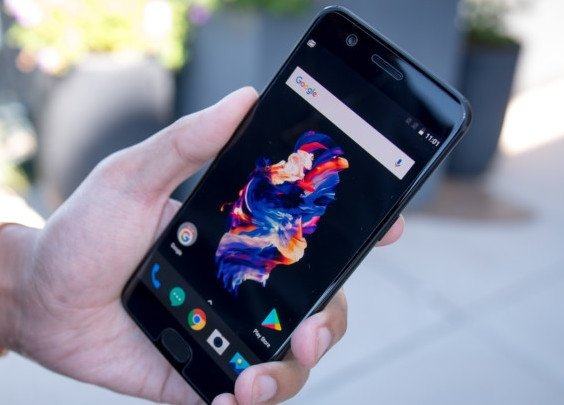 手机最新拍照,手机最新拍照,爱的瞬间与陪伴的温馨日常