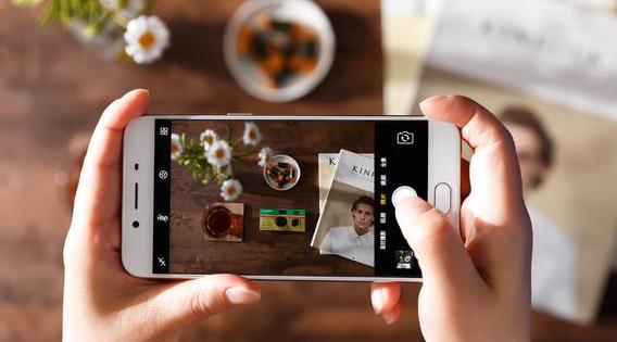 手机最新拍照,手机最新拍照,爱的瞬间与陪伴的温馨日常