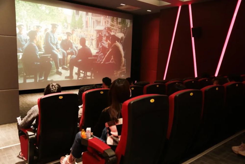 探秘小巷深处的电影天堂，特色小店带你领略最新电影的魅力