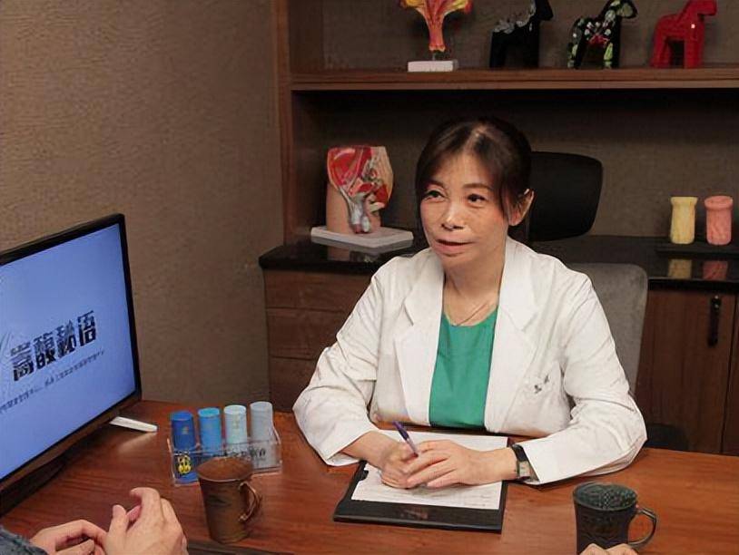 童嵩珍最新动态，前沿话题探索与热点解析