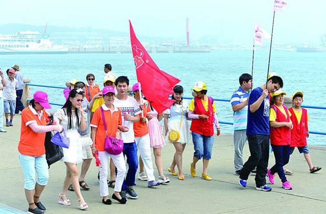 探索旅行团最新发现，小巷深处的独特风味特色小店