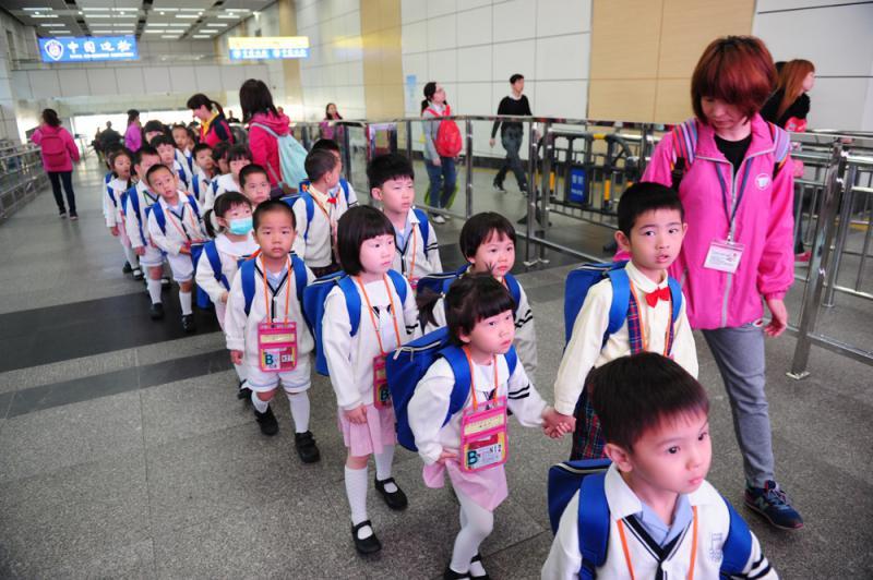 香港精准最准资料免费,统计材料解释设想_亲和版23.980