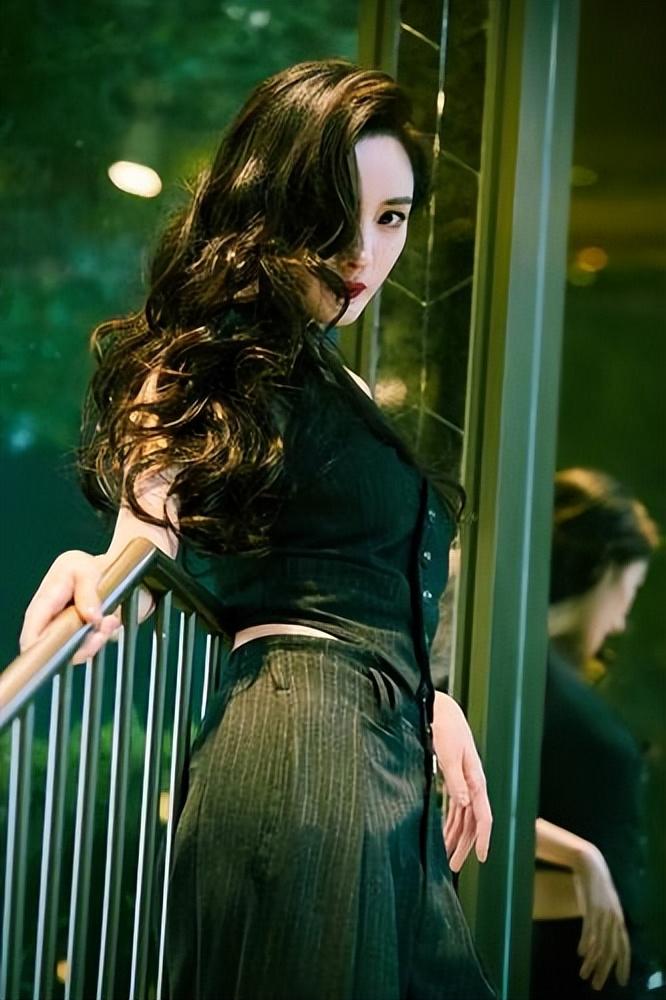 璀璨星途，有钱女明星的时代印记