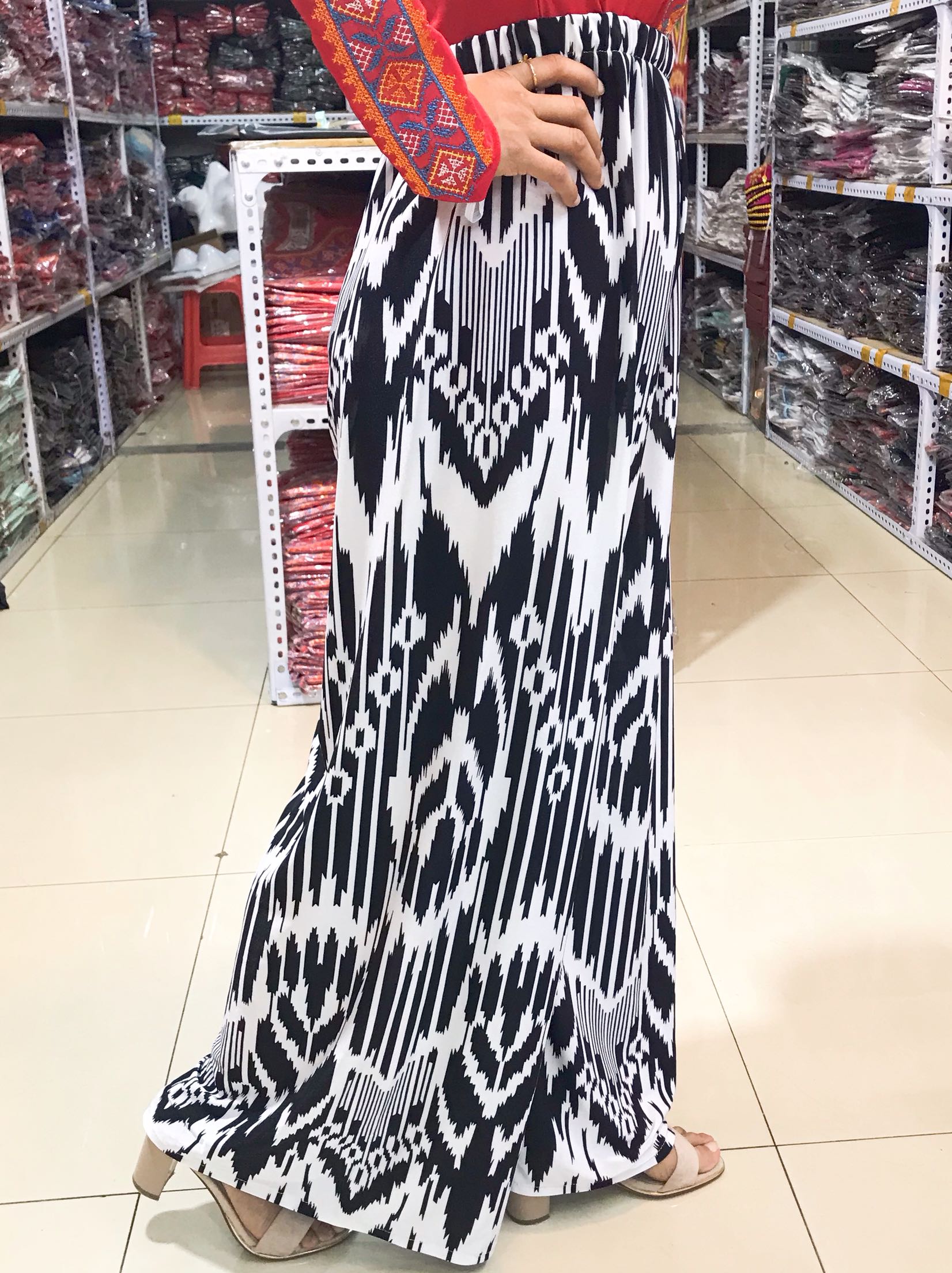 艾德莱斯新款裙子，时尚与传统的完美交融，展现独特魅力