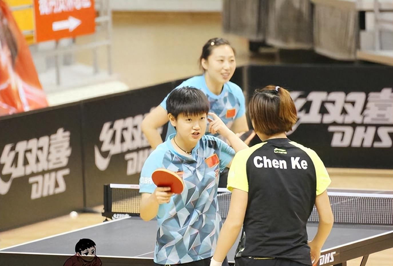 孙颖莎最新动态揭秘，赛场之外的小日常与友情趣事