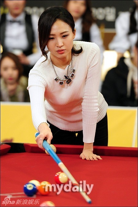 台球魅力对决，激情四溢的赛场对决