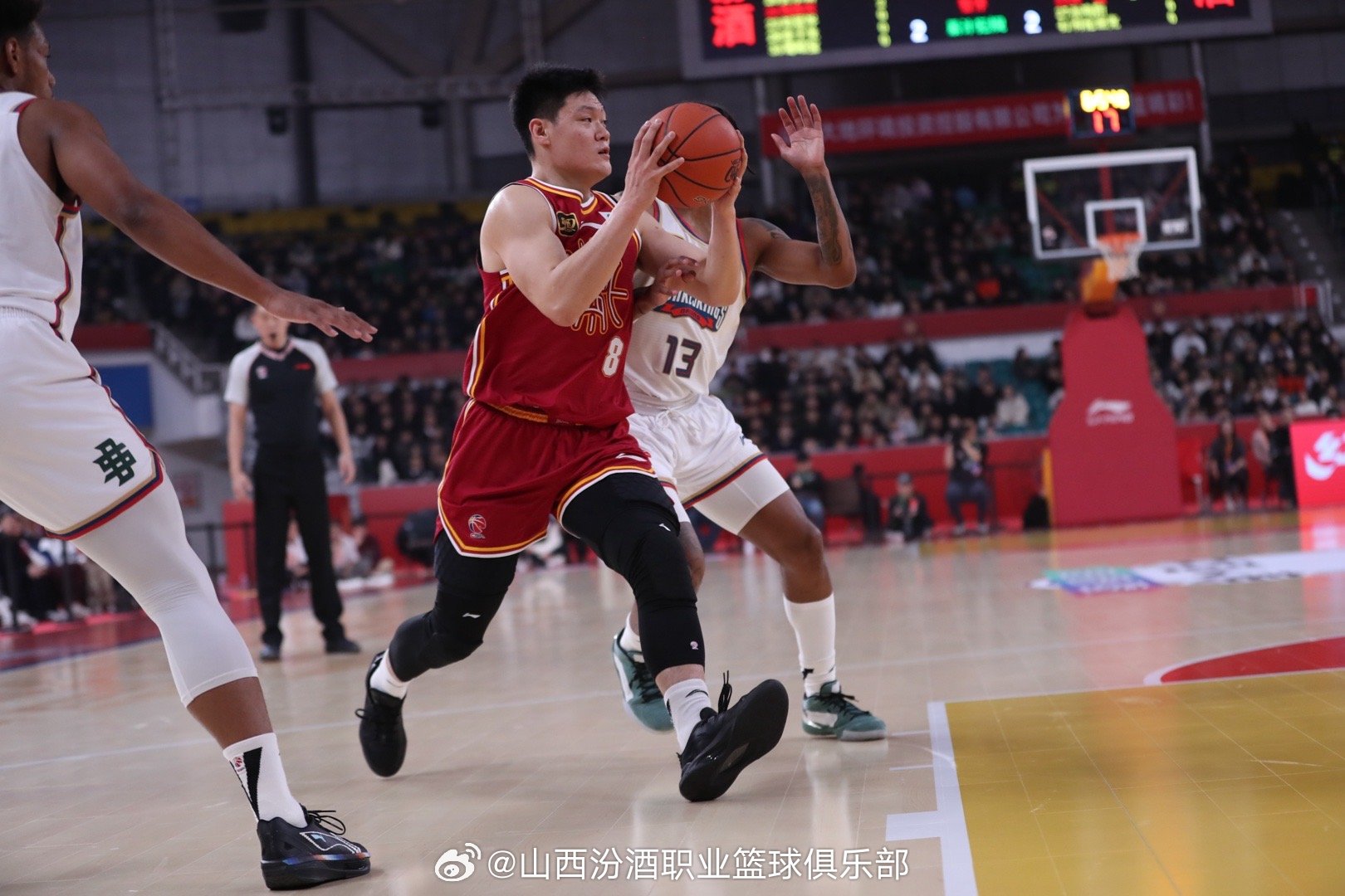 山西男篮最新动态，球场热血与场外温馨时刻