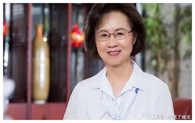 李雪华，从舞台到银幕的自信与成就之路