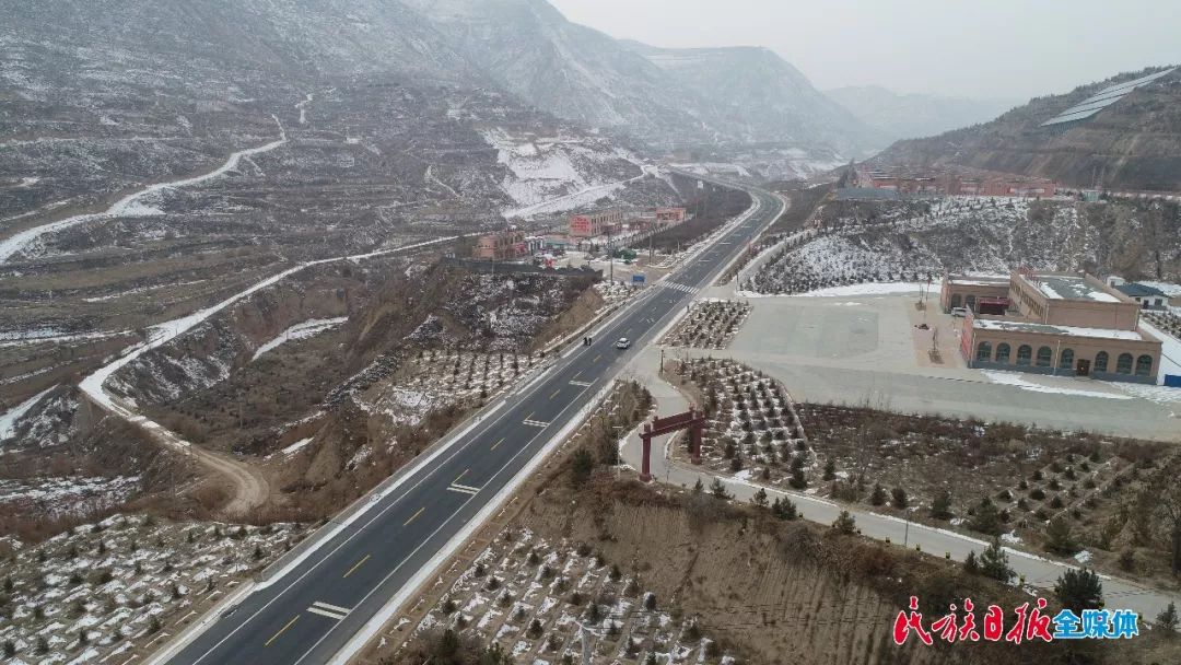 折红二级公路最新动态，公路上的温情时光之旅