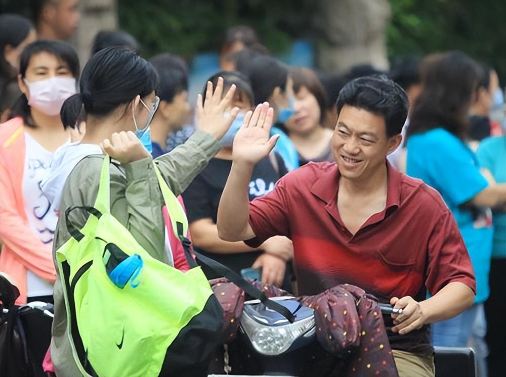 最新中考成绩揭晓,轻松查询与解读成绩的方法指南