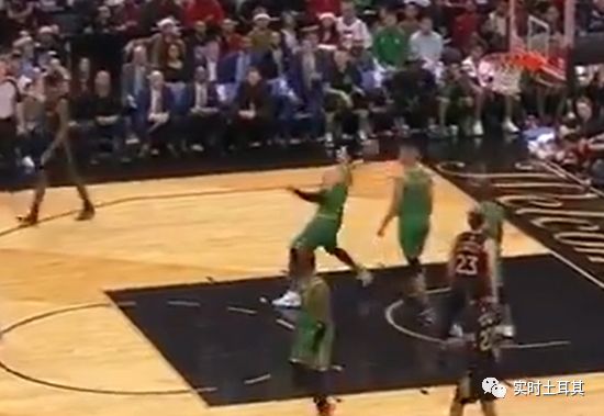 深度解析比赛魅力与争议，赛场内外的热议话题