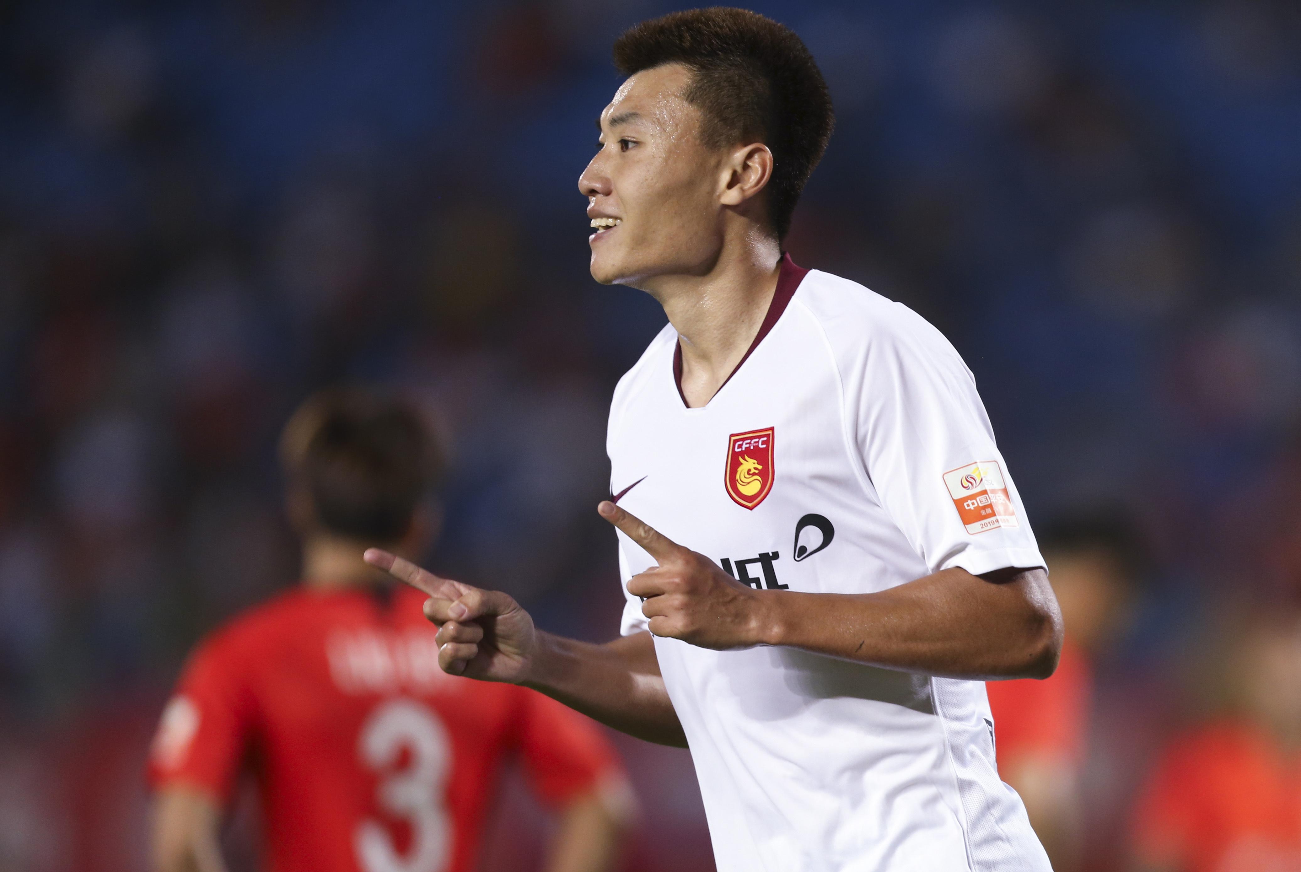 恒大足球与上港最新动态,探寻自然美景之旅,寻求内心平静的瞬间