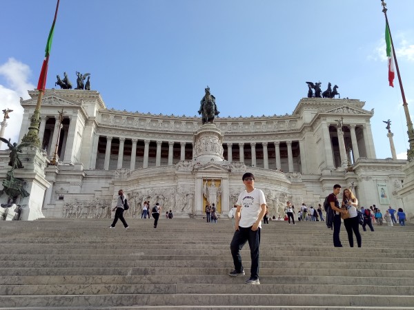 最新欧洲站,友情与陪伴的温馨日常时光