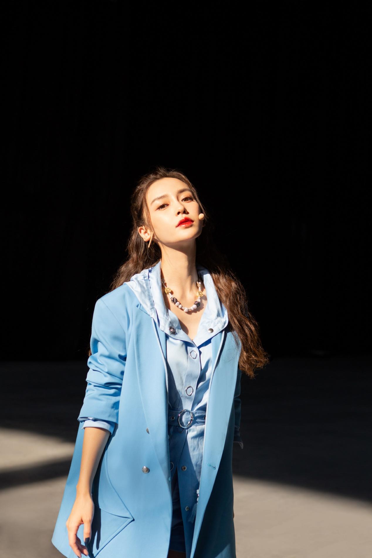 最新礼服风采展示，璀璨夺目，优雅至极的魅力瞬间?