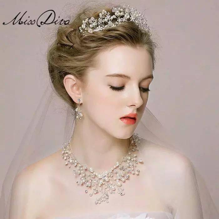 时尚新娘配饰大盘点，珠宝与配件助力打造完美新娘造型