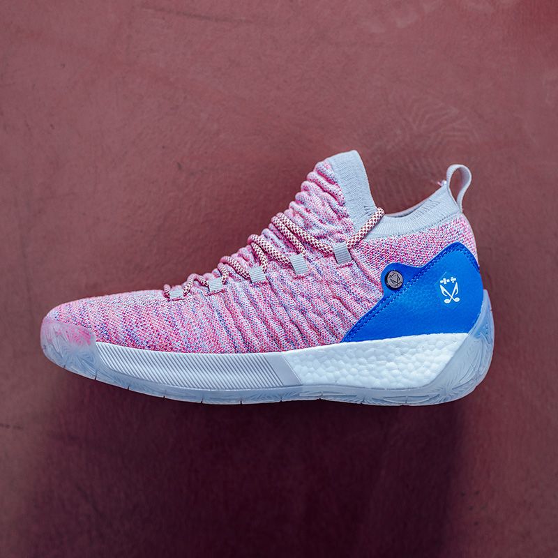 杜兰特新款篮球鞋，小巷深处的篮球梦实现地