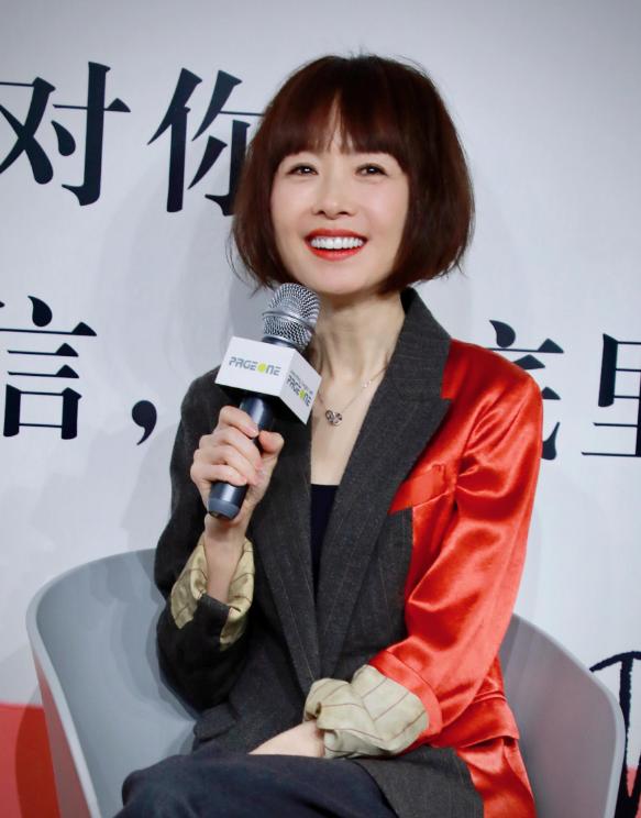 陈鲁豫近况揭秘,如何关注并跟进名人最新动态?