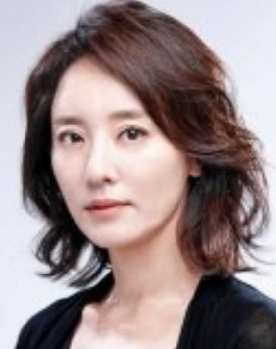 姓尹的演员，星光熠熠照耀娱乐圈！