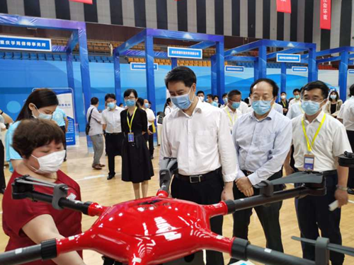 重庆市政府副市长何挺的最新动态概况