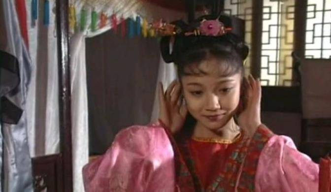 演员周海瑜，演技卓越，魅力四射