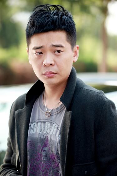 张大伟演员，舞台到荧屏的转变之路，自信与成就感的源泉