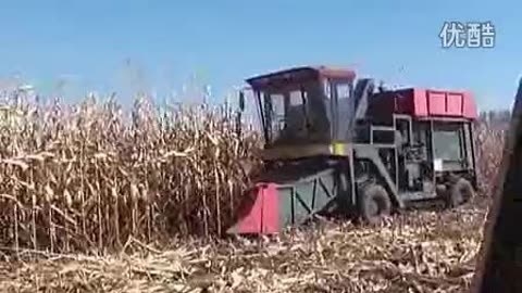 新型收割机，与时俱进，收获自信与成就的力量之源