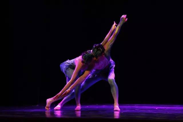 舞蹈演员工资，跃动的梦想与自信的征程之路