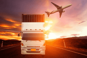 探索物流魅力，巷弄深处的特色小店与最新货运动态