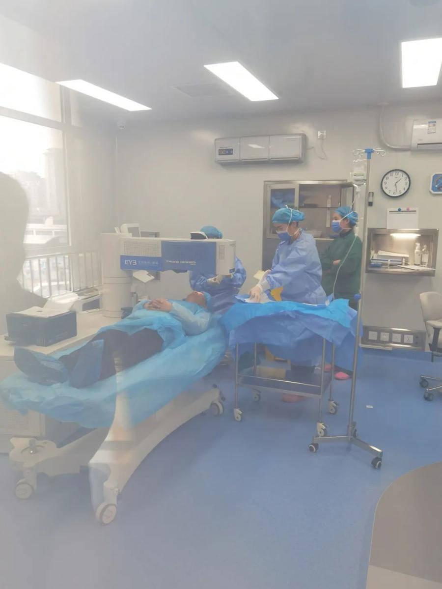 半飞秒和全飞秒手术价格揭秘,小巷中的隐秘宝藏